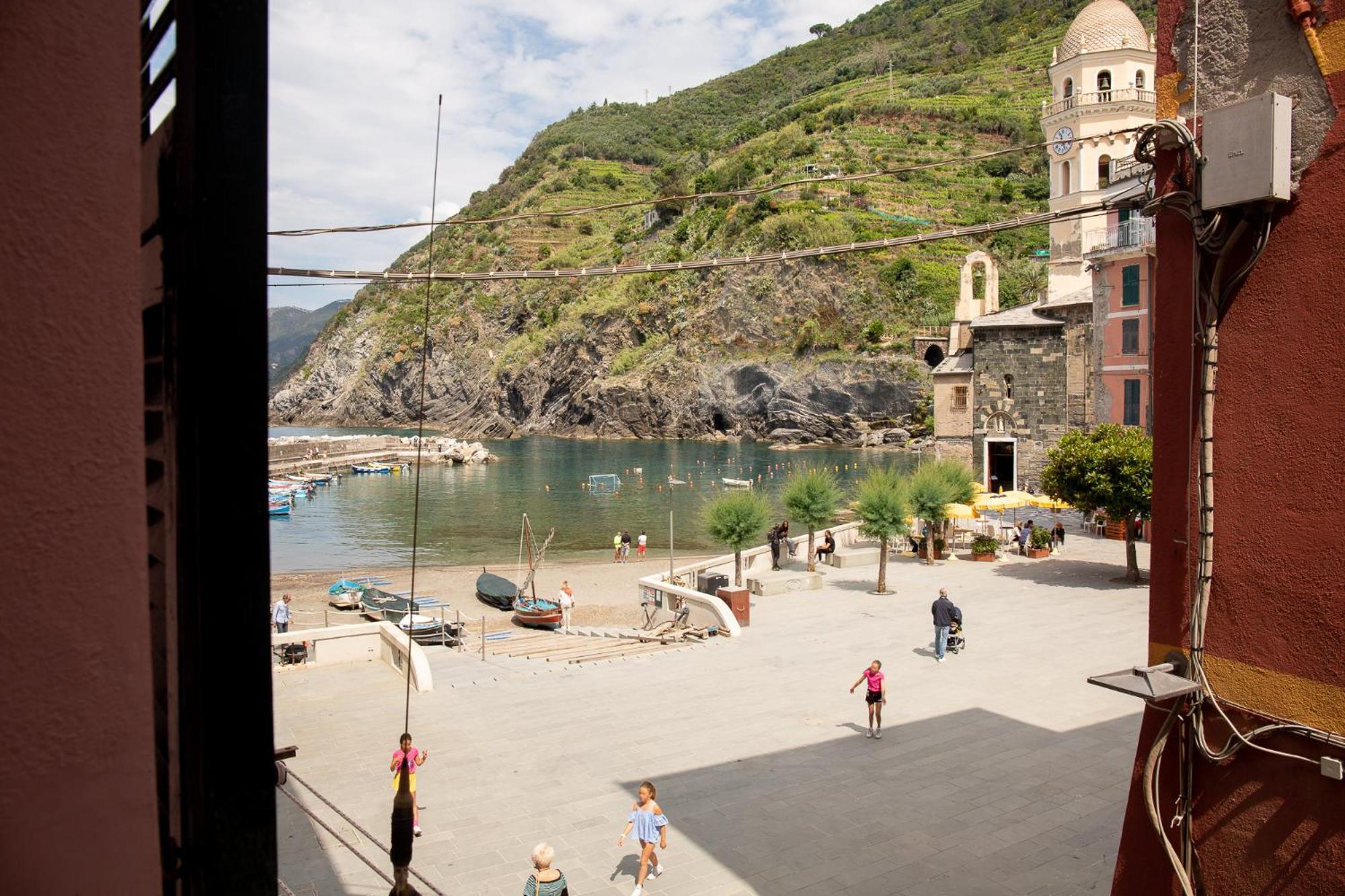 The Vernazza Main Plaza - Rooms & Suites Exterior photo